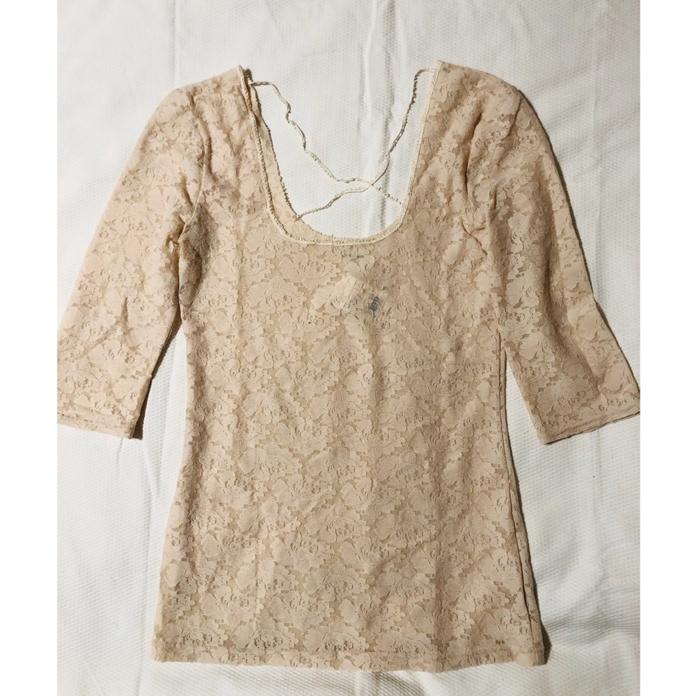 💄 3/$30 Free People Intimately Medium Lace Top